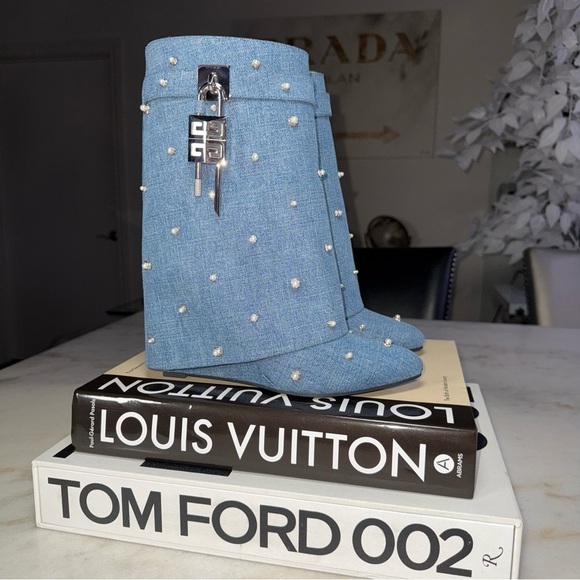 Givenchy 40 Shark Lock Pearl-Embellished Denim Ankle Boots - Picture 5 of 17